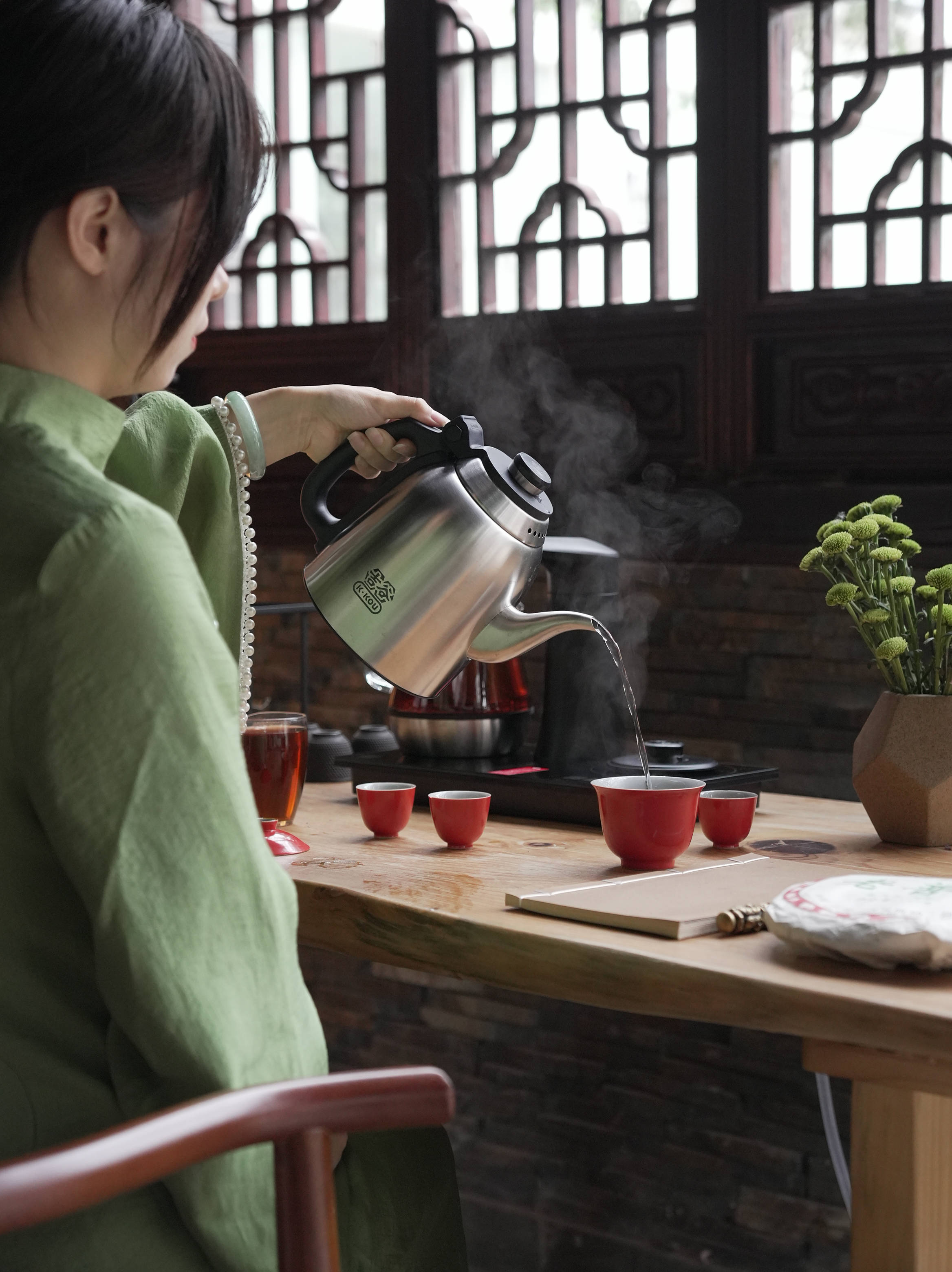 人的喝茶口味！待客聚会体面又简单方便pg电子中文模拟器烧水煮茶照顾不同(图4)