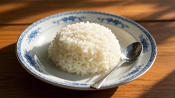 锅煮饭粘锅是怎么回事pg电子试玩平台电饭(图2)